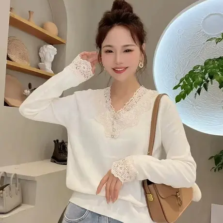秋冬款百搭时尚气质V领蕾丝拼接打底衫内搭长袖针织衫白色上衣女图片