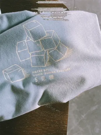 5克糖的甜度。复古电蓝色线描插画印花宽松慵懒纯色短袖T恤女上衣商品大图