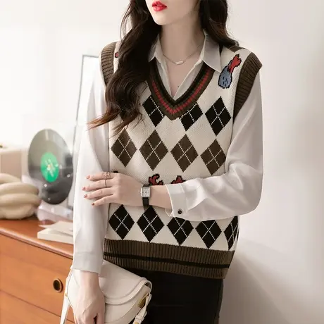 叠穿草莓菱格针织马甲背心女士2023春秋新款坎肩外穿毛衣背心马夹图片