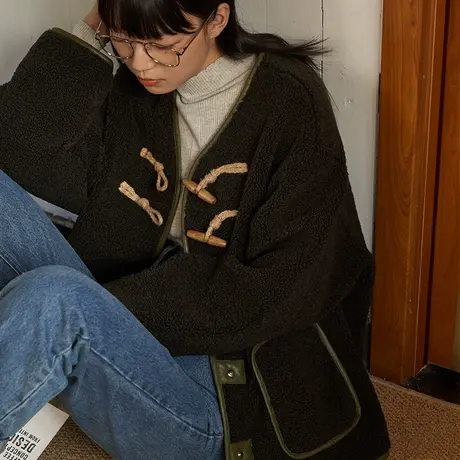 omont蛋挞家 复古牛角扣羊羔毛短款外套女2022新款百搭春秋季外套商品大图