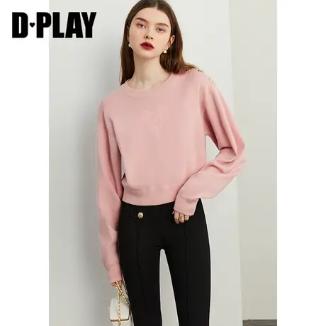 DPLAY秋装简约气质灰粉色短款落肩立体字母金属扣套头毛衣图片