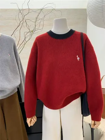 2024冬季新款韩版宽松纯色百搭刺绣撞色圆领毛衣女士大红洋气上衣商品大图