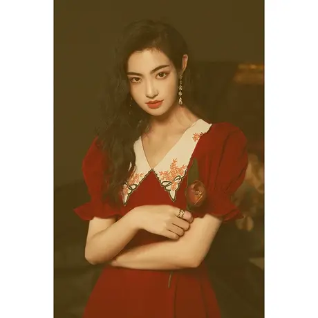 酒红色晚礼服女夏季裙子平时可穿敬酒服新娘回门服别致惊艳连衣裙图片