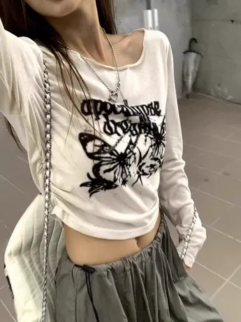 美式复古蝴蝶字母印花长袖T恤女早秋辣妹潮牌设计感做旧短款上衣图片