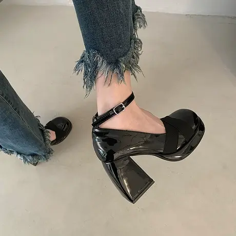 法式高跟玛丽珍单鞋女2023年春夏新款纯色镂空方跟圆头一字扣浅口商品大图