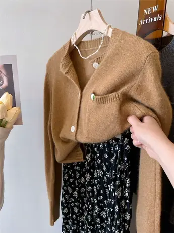 韩国新品 口袋手工线缝制软糯密熊绒圆领针织衫毛衣 开衫外套女秋图片