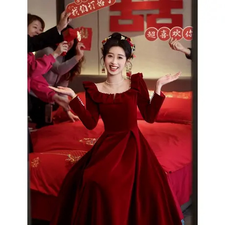 敬酒服新娘2024新款秋冬款订婚礼服女冬季酒红色丝绒加厚大气结婚图片