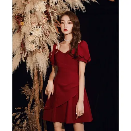 法式敬酒服新娘2023新款夏季薄款订婚连衣裙平时可穿酒红色小礼服图片
