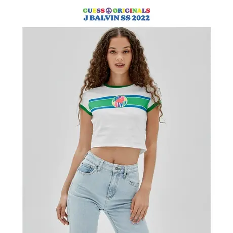 GUESS Originals xJ BALVIN款女士潮牌设计感短款T恤商品大图