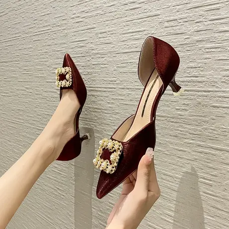 法式高跟鞋女细跟2024新款春秋尖头珍珠水钻方扣浅口中空气质单鞋图片