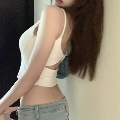 辣妹风性感露背吊带夏季新款纯欲气质修身显瘦白色背心女外穿上衣图片