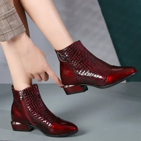 2024冬季大码马丁靴女41-43平底真皮单靴软牛皮短靴漆皮时尚皮靴商品大图