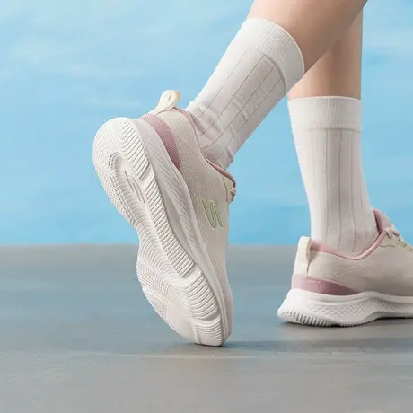斯凯奇（Skechers）女鞋子 25夏季新款训练运动跑步鞋轻便百搭透图片