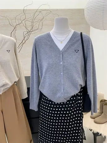 2024春季新款韩版v领刺绣针织开衫女宽松显瘦百搭长袖毛衣外套潮商品大图