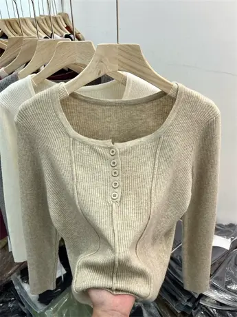 坑条长袖针织衫修身圆领上衣小衫女2023早秋新款纽扣拼接打底衫潮商品大图