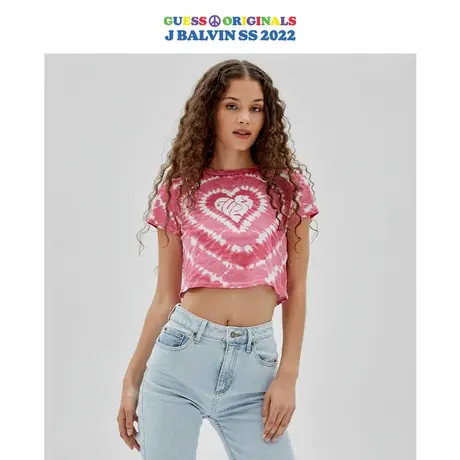 GUESS ORIGINALS x J BALVIN 女士爱心甜妹T恤W2YI17K9RM1商品大图