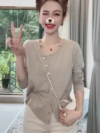 2023秋季新款斜扣不对称针织开衫设计感慵懒修身显瘦长袖上衣女潮图片