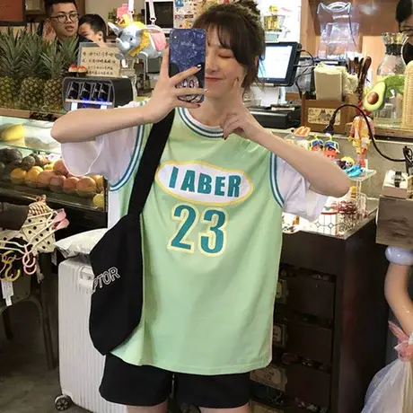 挂脖吊带运动坎肩背心无袖t恤女夏季设计感小众外穿宽松辣妹上衣图片