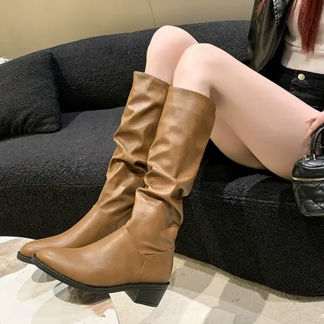 今年流行的靴子女2023新款爆款不过膝骑士靴小个子西部牛仔中筒靴图片