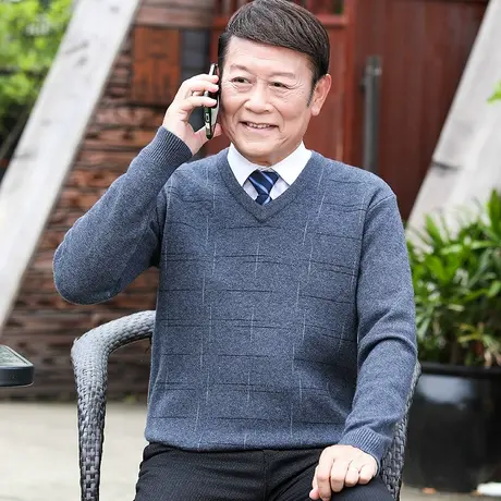 秋冬装爸爸毛衣V领中年男士羊毛衫加厚保暖上衣老年人针织打底衫商品大图
