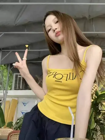 甜辣美式黄色吊带女夏季新款复古辣妹内搭小背心外穿短款小众上衣图片