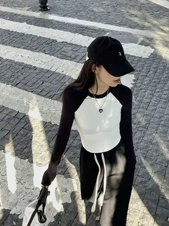 正肩长袖t恤女春秋季2023新款设计感早秋冬打底衫女内搭短款上衣商品大图