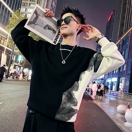 潮牌重磅渐变拼色圆领卫衣男春季新款个性痞帅设计感轻熟休闲上衣图片