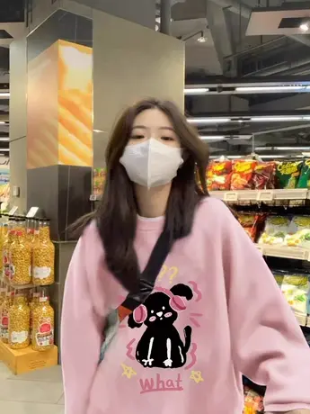 春秋薄款粉色卫衣女2024新款小众设计感宽松慵懒风圆领套头上衣潮图片