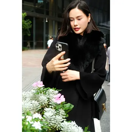 冬季新款女装可拆卸领系带收腰狐狸毛领绵羊毛女士中长大衣外套女图片