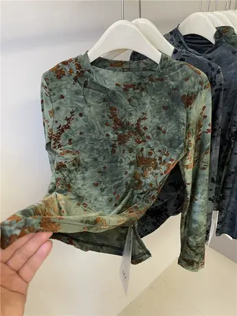 气质晕染丝绒碎花长袖T恤女2023秋新款开叉褶皱修身打底衫上衣ins商品大图