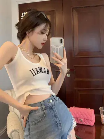 白色甜酷辣妹刺绣吊带小背心女夏季美式挖肩无袖内搭短款外穿上衣图片