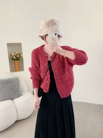 日系短款百搭软糯毛衣外套女秋冬新款女装宽松洋气设计感针织开衫图片