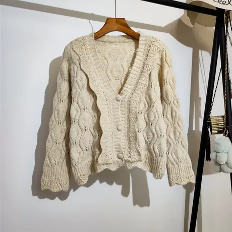 温柔风针织开衫上衣外套秋冬新款韩版宽松v领麻花时尚短款毛衣女图片