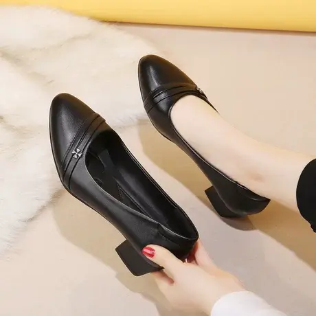 2023冬季新款中年女鞋百搭妈妈鞋软底浅口单鞋女中跟粗跟工作鞋女商品大图