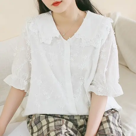 胖妹妹夏季2023新品复古V字方领满幅绣衬衫 加大码棉质五分袖上衣商品大图