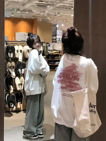 圆领白色卫衣女春秋薄款宽松美式复古小个子慵懒风休闲套头上衣潮商品大图