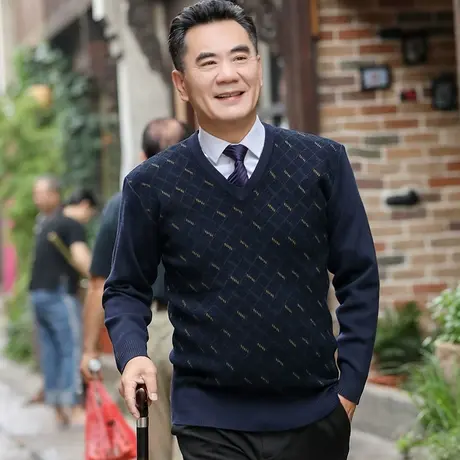 秋冬季中老年人男士针织衫v领爸爸毛衣中年鸡心领套头打底春秋装图片