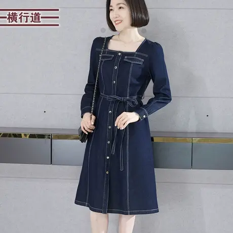 2024新款春装方领排扣牛仔中长款连衣裙韩版大码胖MM妈妈全棉裙子图片