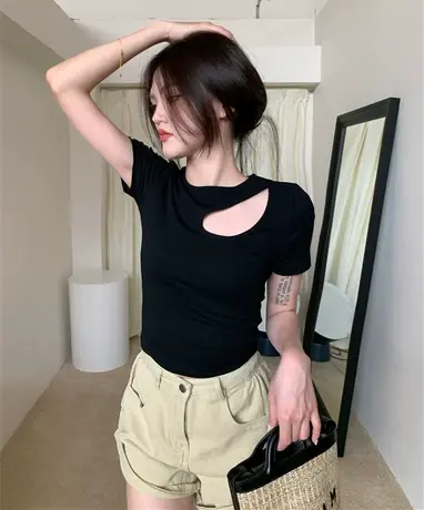 夏季2023新款独特别致辣妹风镂空设计感小众心机短款短袖T恤女装商品大图