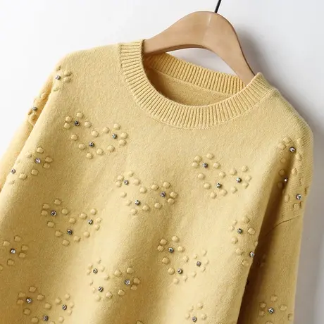 时尚钉珠减龄毛衣女秋冬圆领套头宽松外穿针织打底衫洋气上衣短款图片