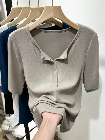 欧货设计感软糯纽扣中袖t恤女2023春夏新款修身五分袖打底衫上衣商品大图