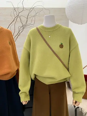 冬季新款高级感减龄柿子图案宽松慵懒风厚实圆领毛衣女休闲上衣服商品大图