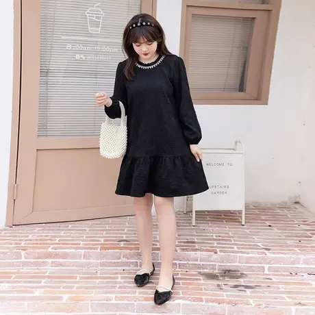 2023年秋季新款气质宽松显瘦大码连衣裙减龄胖MM荷叶边直筒小黑裙商品大图