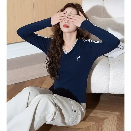 唐狮新款春季长袖T恤女V领花边减龄温柔风穿搭韩版慵懒休闲wpTD图片