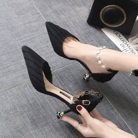 高跟鞋女2024春季新款尖头中空珍珠一字扣带中跟水钻仙女风单鞋潮商品大图