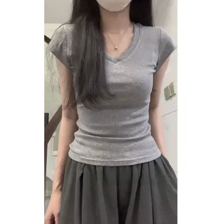 夏季2024新款灰色短袖T恤女百搭修身显瘦洋气韩版V领半袖体恤上衣商品大图