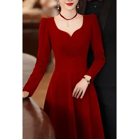 敬酒服新娘冬丝绒长袖惊艳红裙结婚订婚回门红色晚礼服女简单冬季图片
