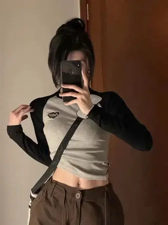 美式复古长袖插肩袖T恤女春秋冬辣妹紧身内搭修身短款上衣打底衫图片