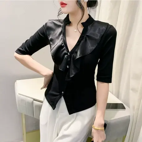 时尚荷叶边V领T恤女中袖镂空拼接烫钻短款上衣设计感修身百塔小衫图片