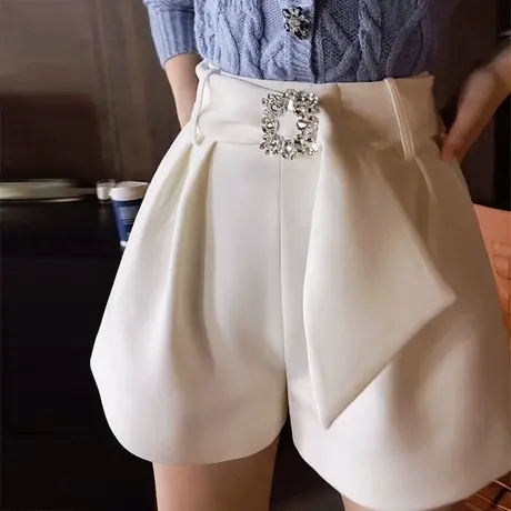 粉红大布娃娃2022新款ins潮休闲显高白色裤子时尚感简约短裤女春图片